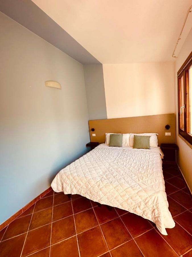 Rocce Rosse Sardinia Aparthotel Isola Rossa Esterno foto
