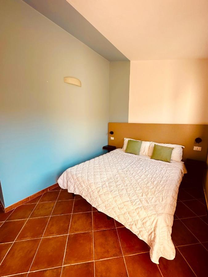 Rocce Rosse Sardinia Aparthotel Isola Rossa Esterno foto